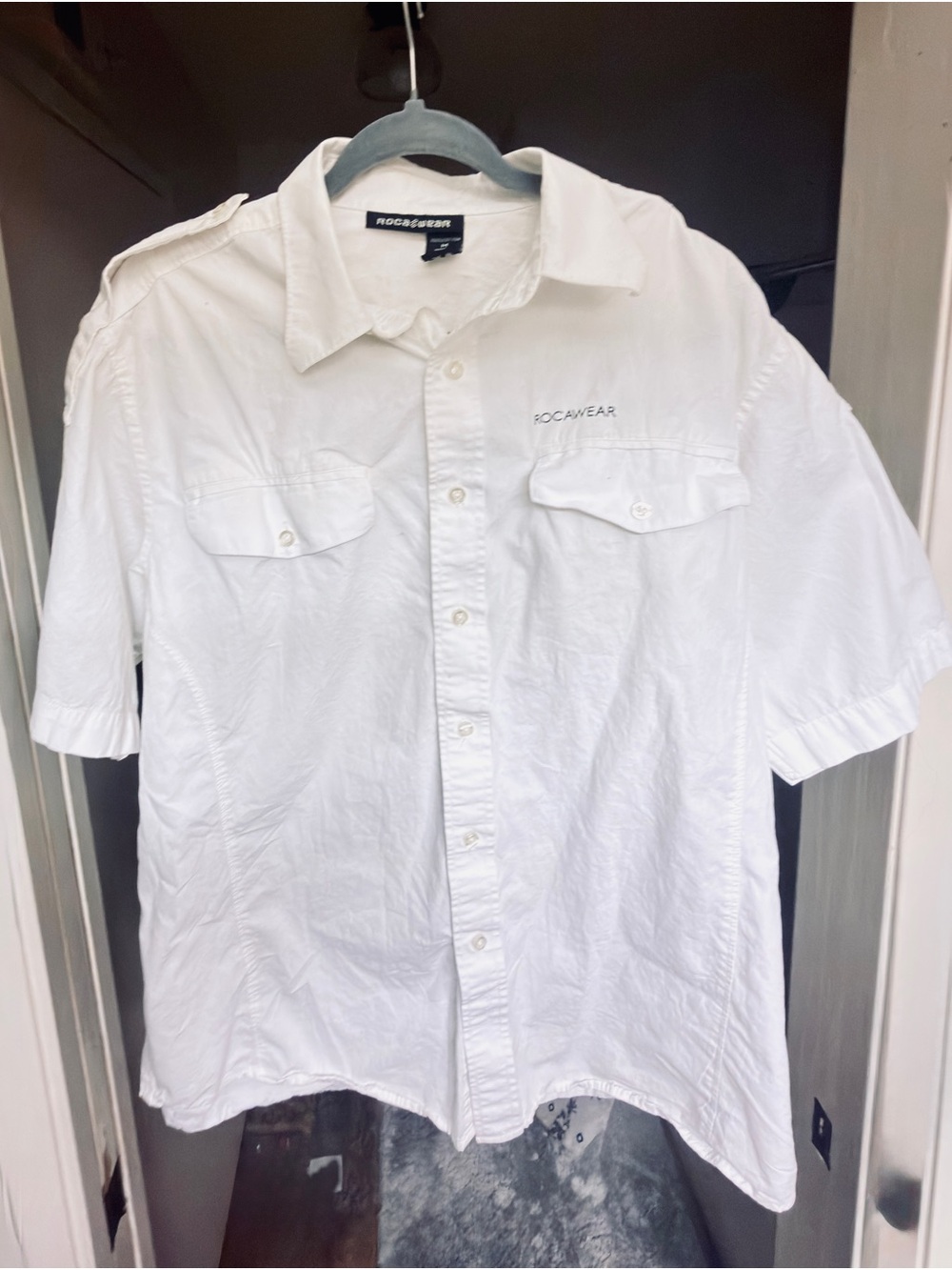 Rocawear White Short-Sleeve Button Down Shirt with Chest Pockets